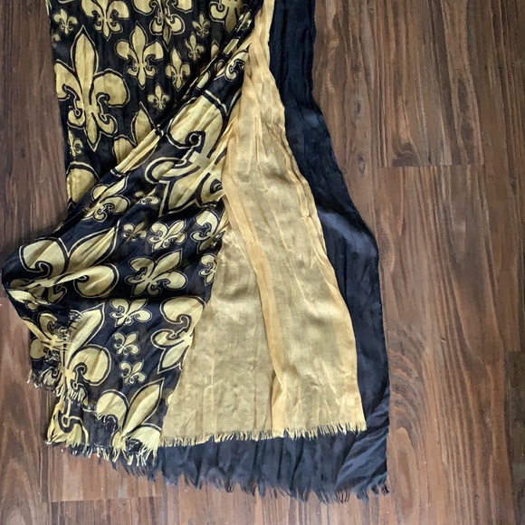 3 Layer Fleur Di Lis Scarf/Shawl - Picture 6 of 6